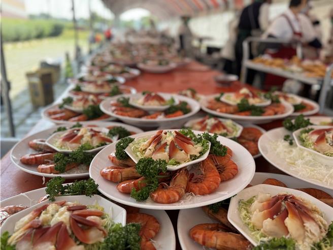 4大總舖師聯手端出美味的台南400宴。（曹婷婷攝）