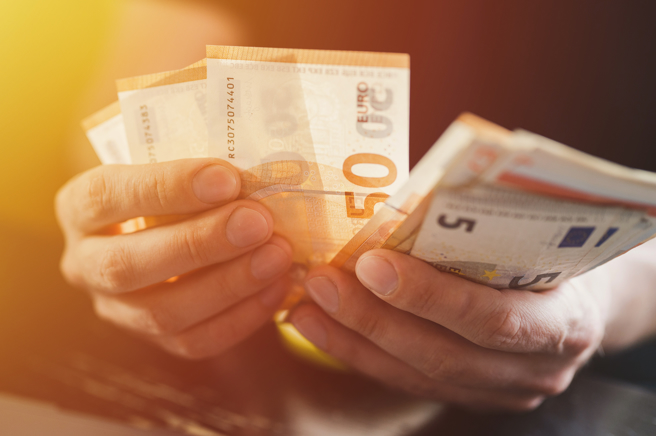 属蛇者未来3个月不仅有望开拓新的收入来源，还将迎来意外之财。（示意图：Shutterstock／达志）
