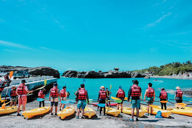 海洋品牌的搭建立基于身边大自然的给予，这趟走读，青年朋友亲身体验三个太平洋的企业品牌，认识海洋、认识自己、认识臺东。（臺东县政府民政处提供）