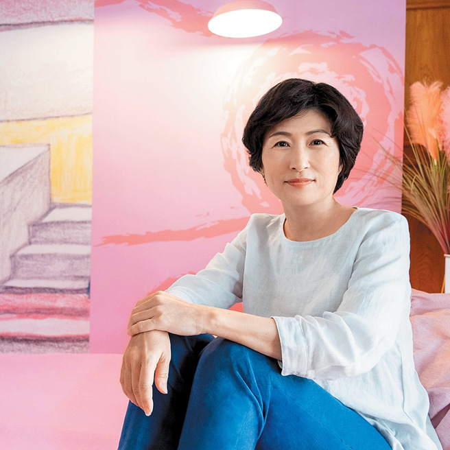 领航员：饶庆铃（臺东县长）。青年议题不是说说，要用真心换真心，每一次青年出访交流，我都全程参与，臺东县今年起举办青年走读见学、录制Podcast节目、青年暑期职场体验，以鼓励青年熟悉地方文化、勇于表达，重要的是「我挺你们！你们放胆去做！」（臺东县政府民政处提供）
