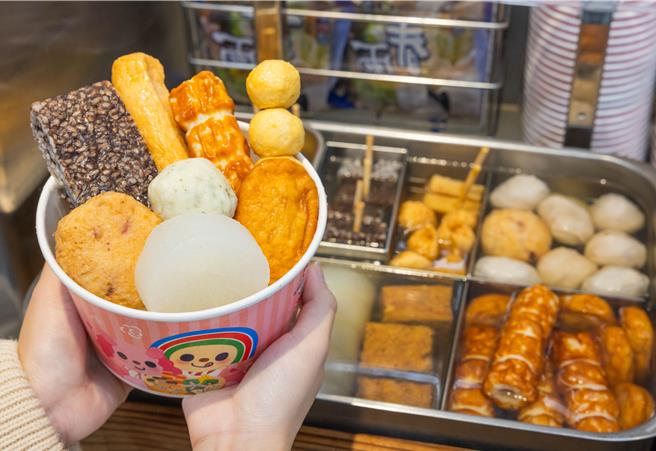 7-11热食自助区即日起至明年1月21日前推滷味、关东煮、麻辣烫全品项任选4入88折。（7-11提供／朱世凯台北传真）