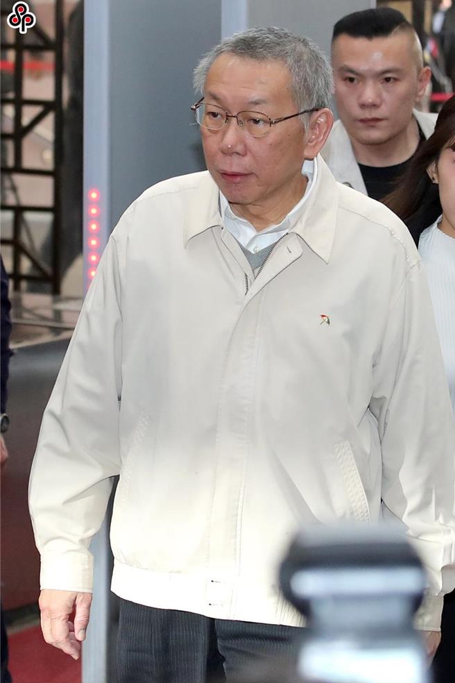 柯文哲下午抵達北院。（黃世麒攝）