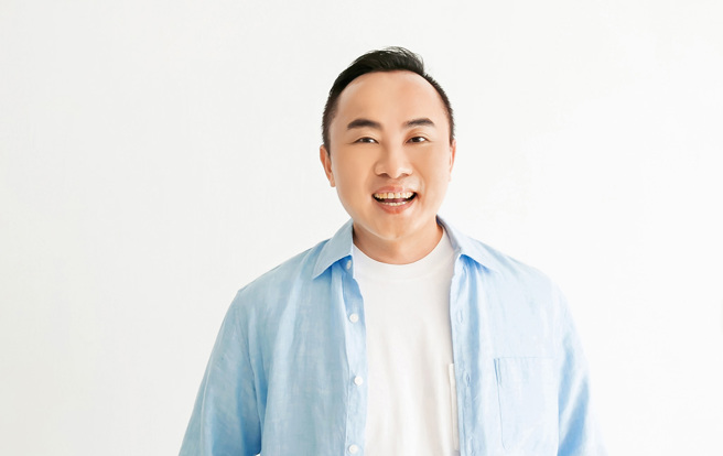 領航員：邱振瑋（新竹縣寶山鄉長）。大家好！我是新竹縣寶山鄉長邱振瑋，寶山鄉擁有壯麗的山景與豐富的自然資源，是休閒、健行和攝影愛好者的天堂，誠摯邀請各地遊客來到這片充滿魅力的美麗家園。（圖／新竹縣寶山鄉公所提供）



