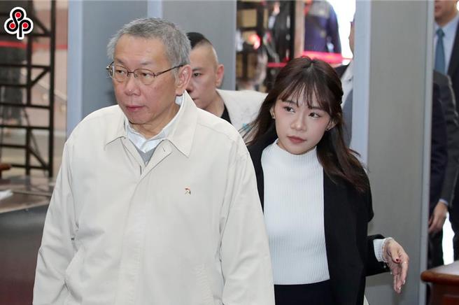 柯文哲（图左）（黄世麒摄）