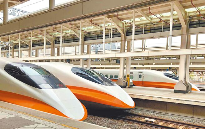 高鐵南延屏東確定採高雄案，爭取高鐵到屏東聯盟召集人蘇穩中批評，「高鐵不是高雄捷運，政府不該一錯再錯」。（謝佳潾攝）