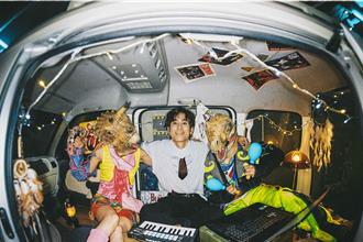 首次合作「恐龍的皮」 片山凉太驚呼：像來到侏儸紀公園