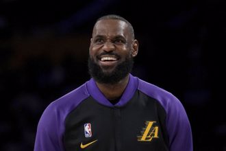 NBA》詹姆斯迎接40岁生日 老皇帝乔丹还有两个神纪录挡在前面