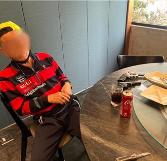 吃不到鍋怒開3槍！ 莽男疑抽喪屍煙彈離譜行徑曝