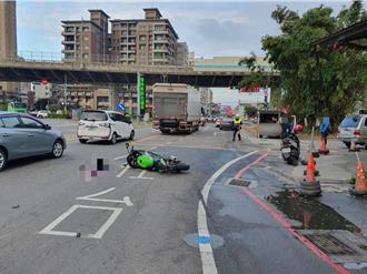 重機騎士鑽車縫自摔 22歲男騎士遭大貨車輾斃