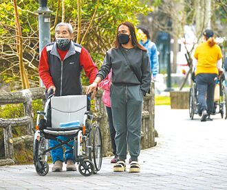 護佐鬆綁 醫院家庭搶看護移工