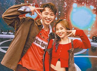 李子森剛出道 跨年夜賣氣球賺1萬