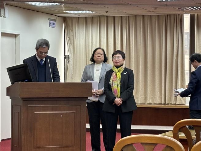 立法院财委会针对114年预算是否重编专报(图／吴静君摄)