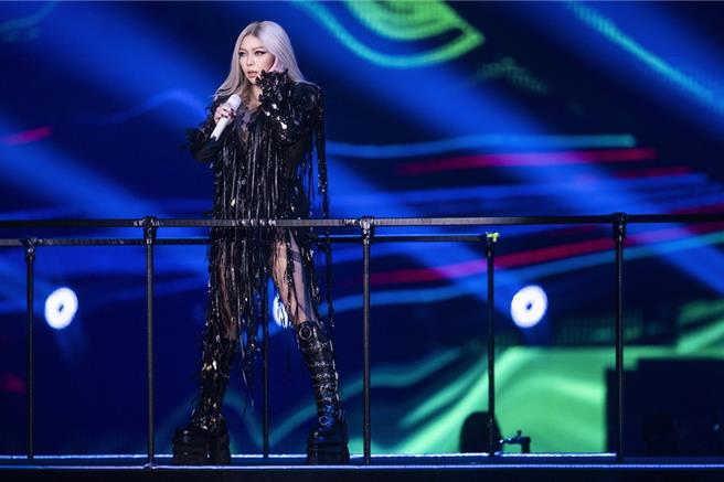 張惠妹在大巨蛋舉辦演唱會，民進黨立委陳瑩在自己官方臉書直播了約20分鐘。（圖／聲動娛樂提供）