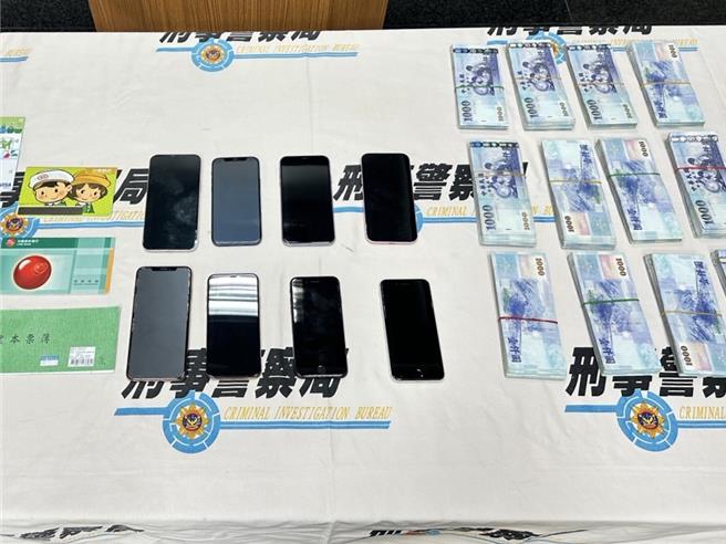 刑事局中打又查获抵押房产诈财案，诈骗集团伙同邱姓贷款经销商、金主和地政士等人抵押被害人房产诈财，包括叶姓民眾等3人被诈得近4000万元，检警11月带回邱等9人。（警方提供／潘虹恩台中传真）