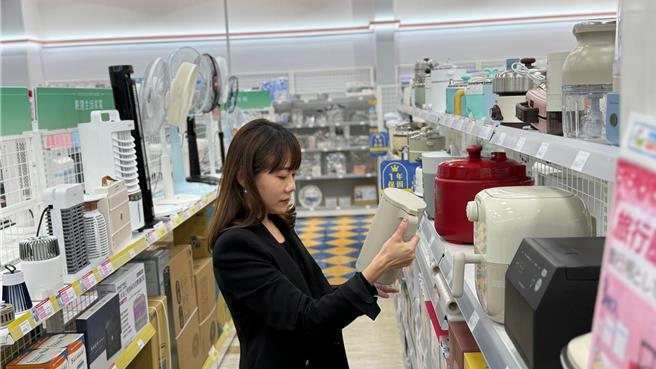 寶雅澄清店引進家電等家居生活用品。（柯宗緯攝）
