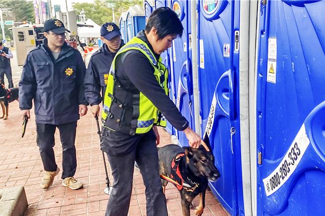 2025大新竹跨年晚会31日晚将登场，竹北分局为确保现场安全及活动顺利进行，将以狼犬场检。（竹北分局提供／罗浚滨新竹传真）