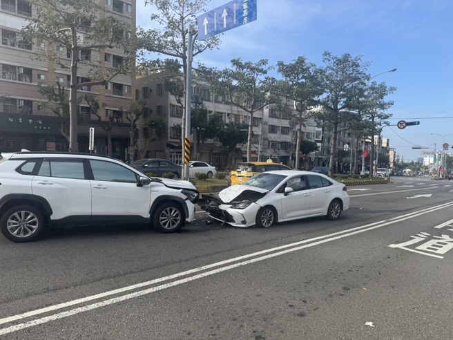 台中市沙鹿区今日（30日）下午惊传一起逆向车祸。（图警方提供／简铭柱翻摄）