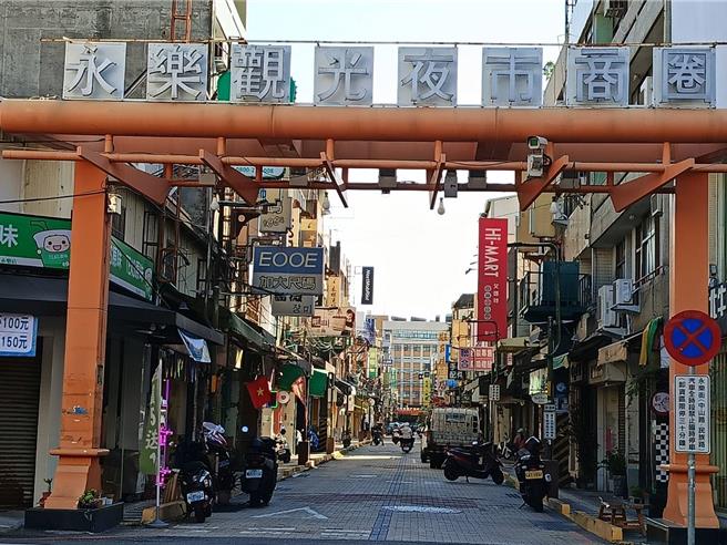 彰化市公所将在永乐街封街举办「年货大街」及「春节市集」，活动预计发放超过15万元消费券。（叶静美摄）