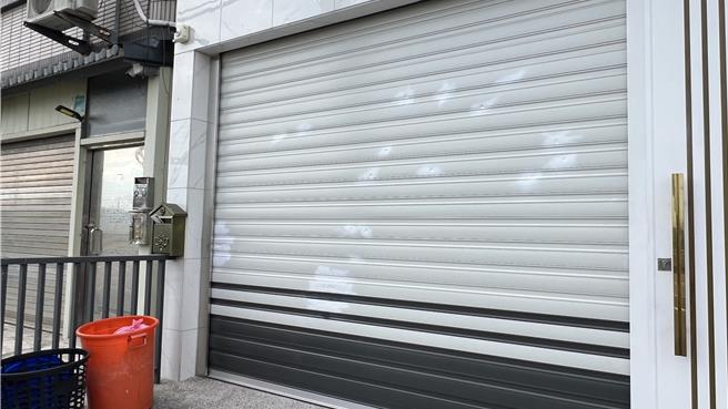 台南市28日清晨发生帮派火併枪案，「官田陆桥帮」的角头罗男疑与人有金钱纠纷，住家遭人连开至少17枪。（读者提供／张毓翎台南传真）