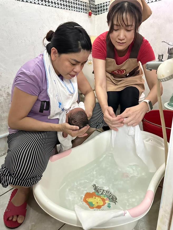 屏東縣到宅月嫂服務開辦以來完成超過3500次，滿意度高達9成以上。（屏東縣政府提供／羅琦文屏東傳真）