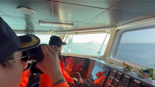 海巡署金马澎分署今（30）日下午2时50分再度侦获4艘大陆海警船侵扰金门南面限制水域，立即调派4艘巡防艇于限制水域线上严密监控。（海巡署提供）