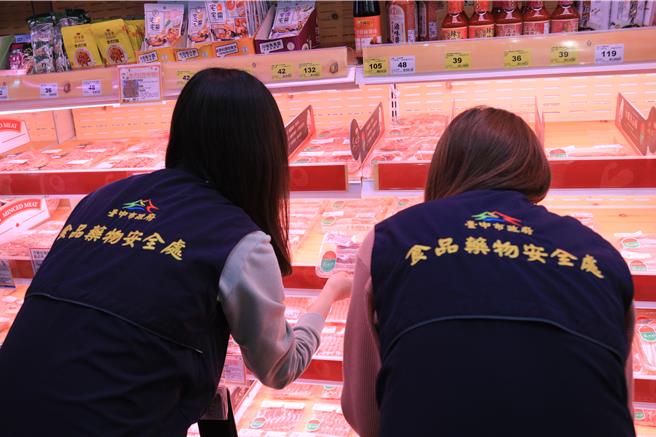 台中市食安處指出，為維護市民權益及食品安全，市府持續查驗市售肉品。（台中市府提供)