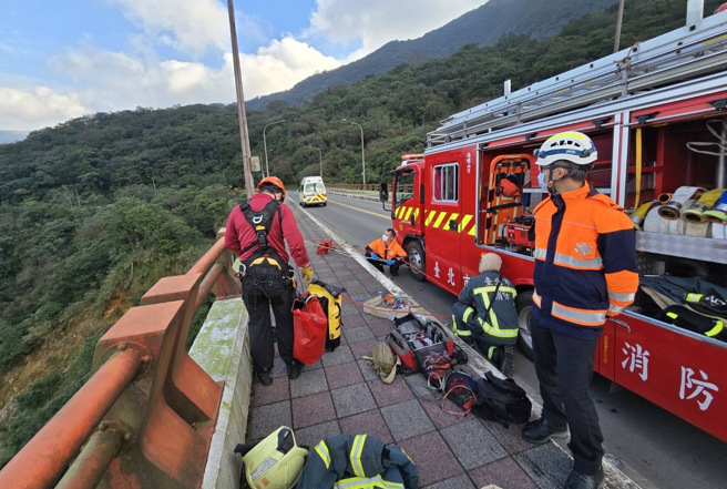 士林馬槽橋下女屍確認為日前報案失聯的52歲李姓女子。（翻攝畫面）