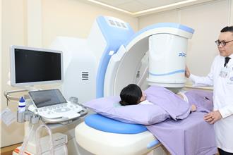 女子经期量变多、排大血块 罹子宫肌瘤靠1手术解决经期困扰