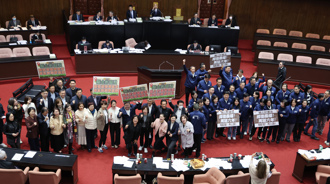 「80歲以上免巴氏量表」過了！申請外籍看護更容易  就服法修正三讀