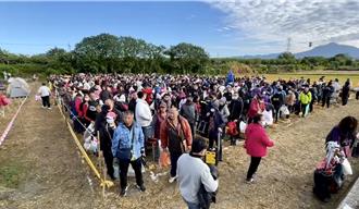 搭帐篷跨年排蛇年钱母 竹山紫南宫稻田又变露营区