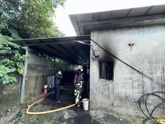 瑞芳奪命火警！連棟平房大火狂竄 女子倒臥屋內送醫不治