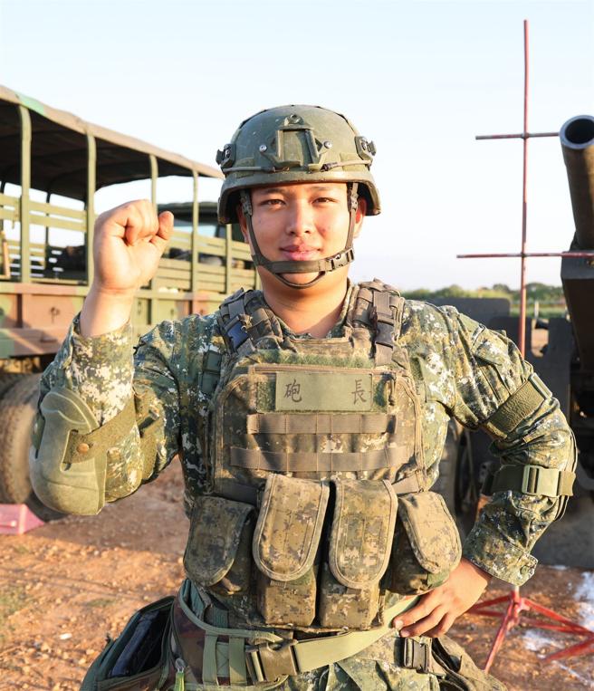 林和橙中士。（记者傅文琦摄）
