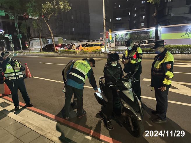 基北北桃共識，元旦起加強取締未經登記改裝排氣管。（新北市環保局提供）