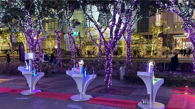 北市跨年晚会今晚登场，北水处准备最新型「杜鹃花直饮台」，在微风南山前绿带、台北101旁亮相，让参与跨年的市民可以饮水、节能减塑爱地球。（图／北水处）