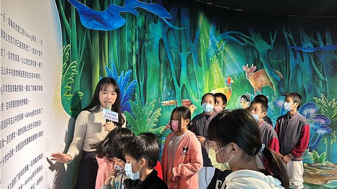 交通部观光署东部海岸国家风景区管理处都歷游客中心1楼全新沉浸式体验区今天启用。（蔡旻妤摄）