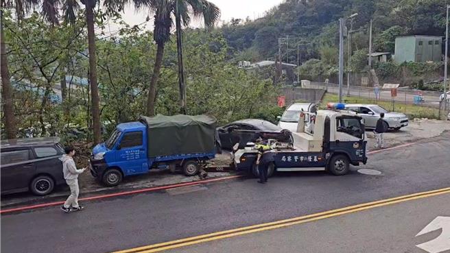 基隆市30日惊传一起杀人弃尸案，遗体弃置在基隆郊区的租赁货车车斗的冰柜内，警方迅速锁定犯嫌身分及行踪，31日凌晨在台中市大甲区缉拿一名吴姓犯嫌到案。（张志康摄）