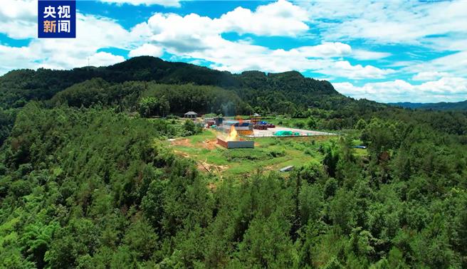 河北豐寧世界規模最大抽水蓄能電站全面投產發電。圖為豐寧抽水蓄能電站上水庫。（新華社）