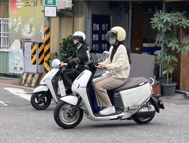 台南市2025年老舊機車汰換及新購電動二輪車補助方案出爐，最高補助可達3萬4500元。（環保局提供／洪榮志台南傳真）