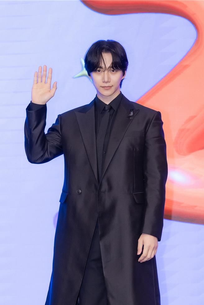 李俊昊一身黑出席記者會。（ 台南好young提供）