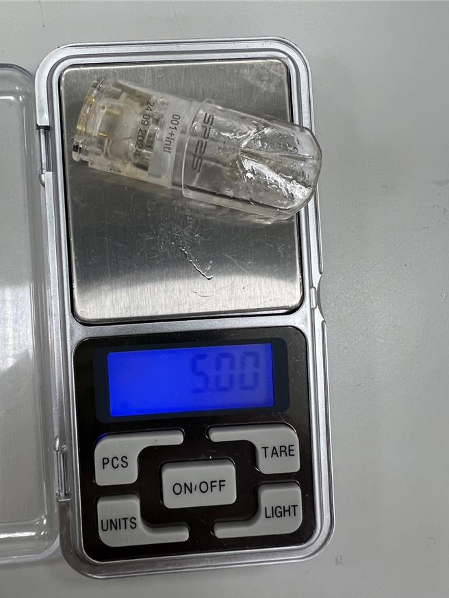 警方在屋内起获3颗菸弹，同为二级毒品依托咪脂阳性反应。（芦洲警分局提供）