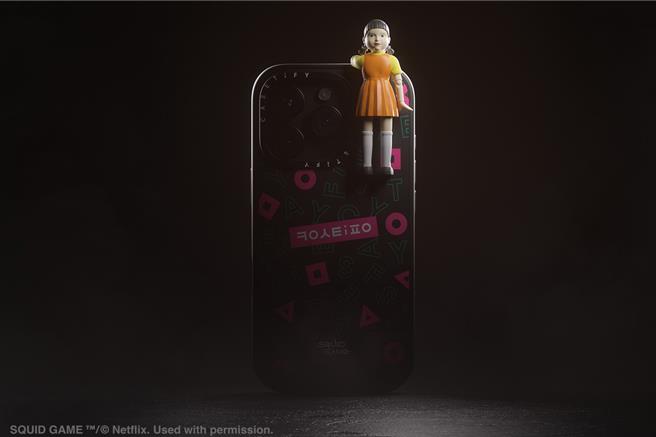 「英熙娃娃 造型手機公仔」備受粉絲關注。（CASETiFY提供）