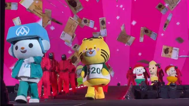 全聯吉祥物虎利和福利熊、水果探險隊登上2025「台北最High新年城」舞台。（全聯提供）