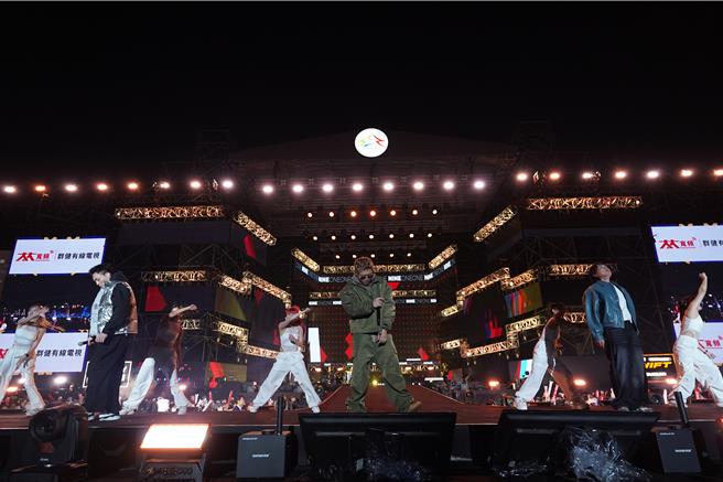 玖壹壹31日晚在台中水湳廣場開唱。（三立提供）