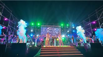 金门跨年晚会逾2000人同嗨 无人机秀「掉漆」民眾大失所望