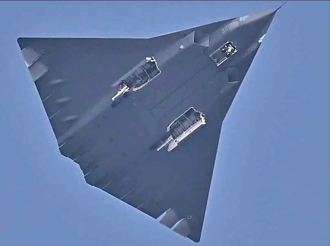 殲36二次試飛 觀察家猜測 其角色為殲轟7替代者 