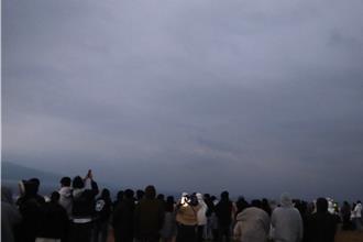 曙光沒露臉 墾丁龍磐公園上千遊客不失望：是儀式感