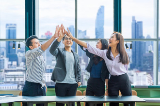 尾牙被拍醉酒倒地照 散場才發現人死了