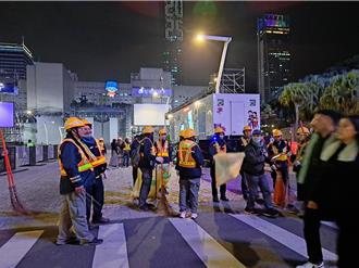 北市跨年清潔隊展效率 785人1小時恢復市容清出25.2噸垃圾