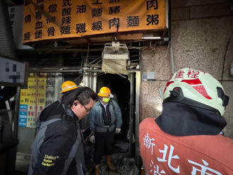 2025元旦就火警竄濃煙 三重湯城1樓小吃店倉庫起火