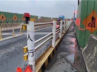 竹圍大橋施工交通亂！重車搶道險象環生 盼增臨時人行道
